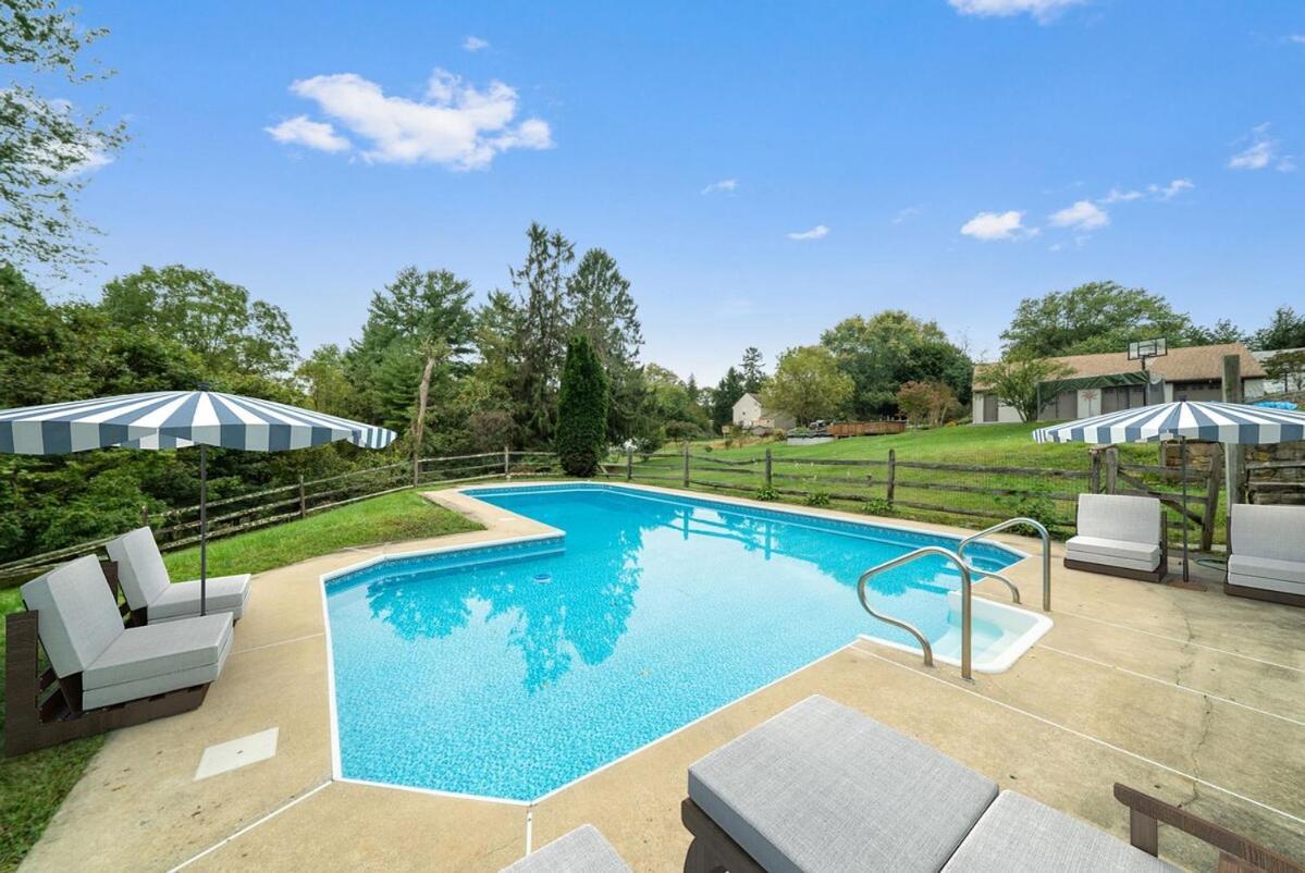 Comfort, Fun, & Charming - 5BR Oasis with Pool Coatesville מראה חיצוני תמונה